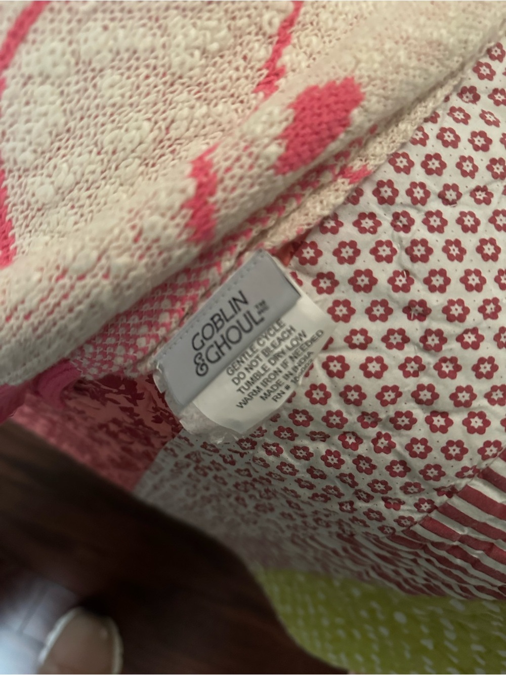 Pink Ghost Pattern Throw Blanket 🩷 - Picture 3 of 3